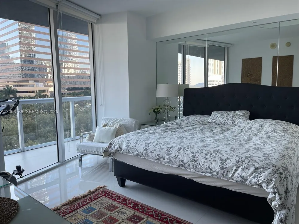 495 Brickell Ave #703 Miami, FL 33131