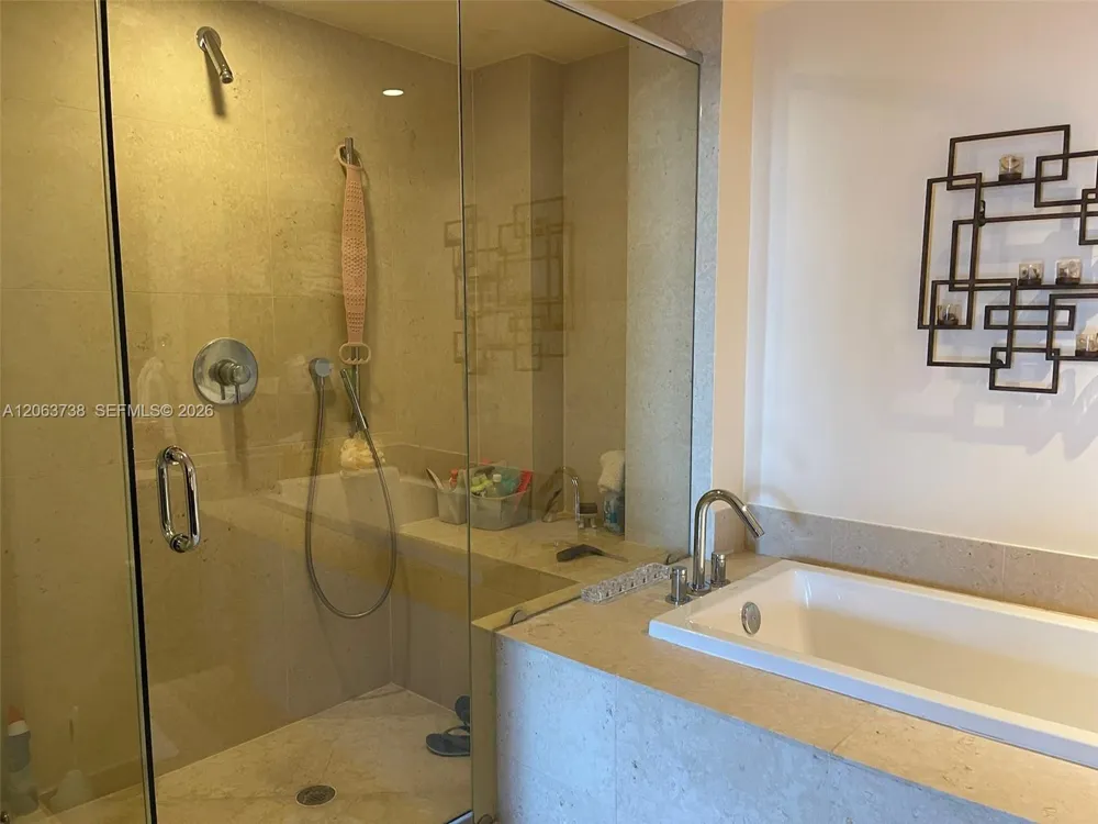 495 Brickell Ave #703 Miami, FL 33131
