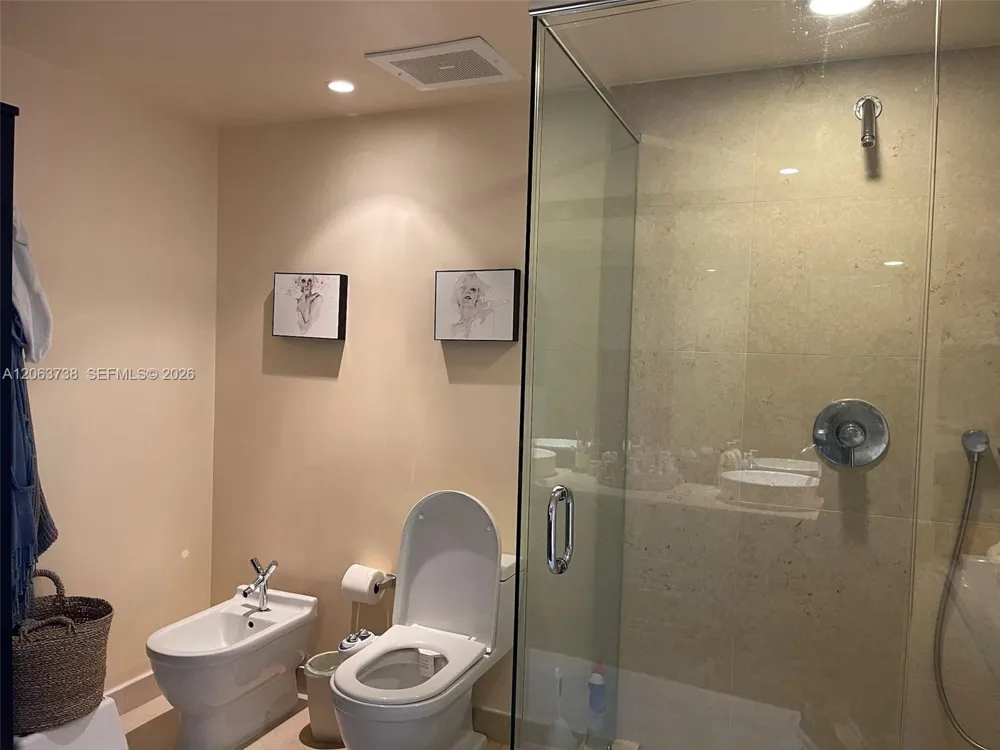 495 Brickell Ave #703 Miami, FL 33131