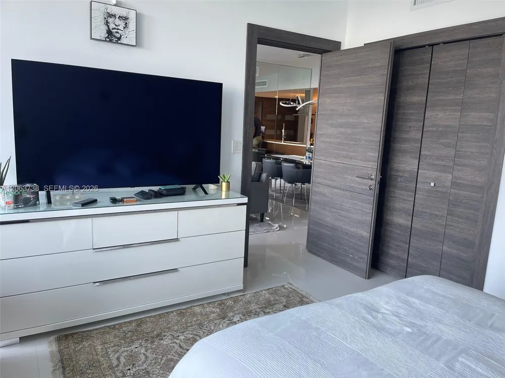 495 Brickell Ave #703 Miami, FL 33131
