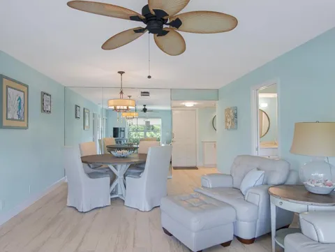 5560 Tamberlane Circle #324