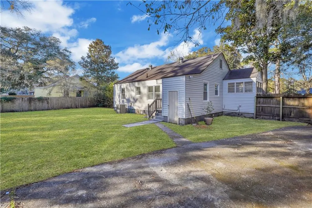 2205 Texas Avenue Savannah, GA 31404
