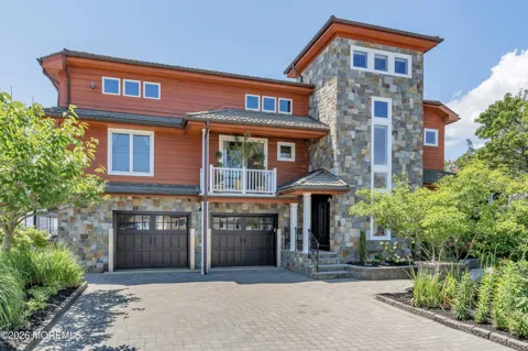 33 Rochester Drive