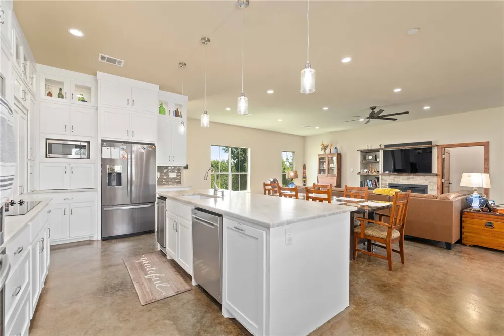 1005 Deepwater Road Brownwood, TX 76801