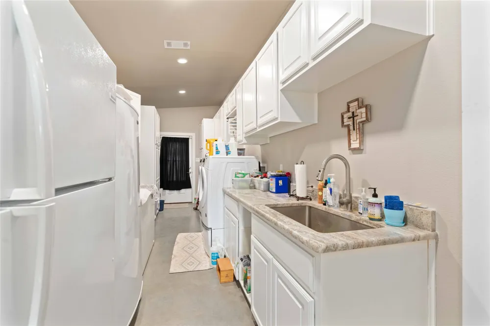 1005 Deepwater Road Brownwood, TX 76801