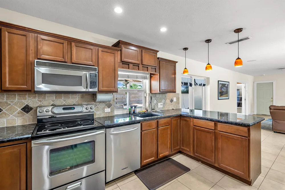 4220 NE 26TH AVENUE Lighthouse Point, FL 33064