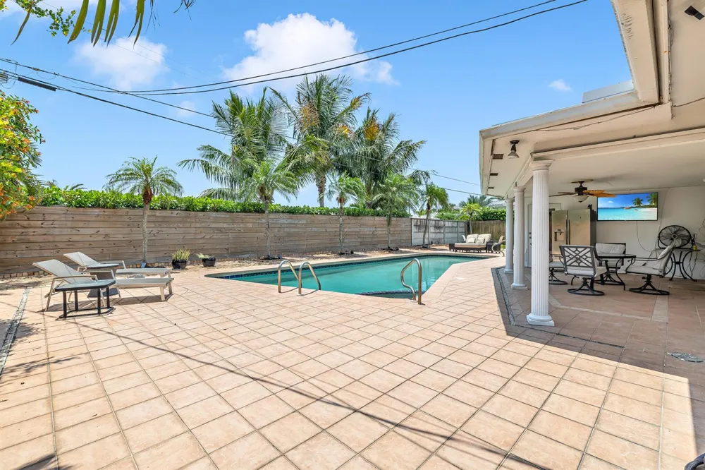 4220 NE 26TH AVENUE Lighthouse Point, FL 33064