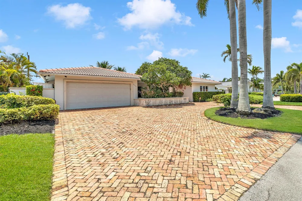 4220 NE 26TH AVENUE Lighthouse Point, FL 33064