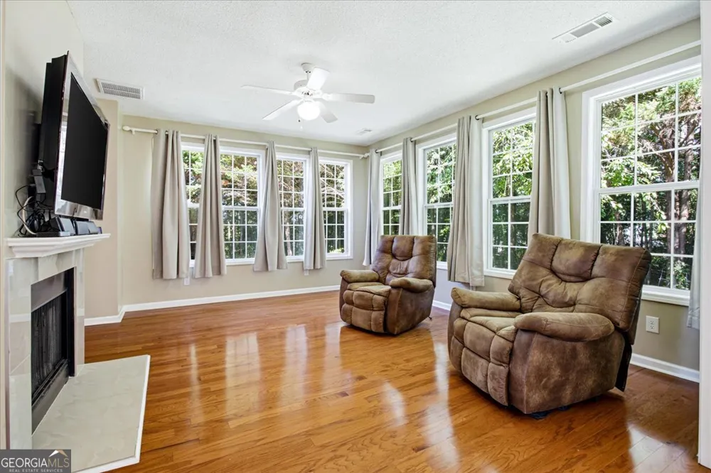 100 Avondale CIR Newnan, GA 30265