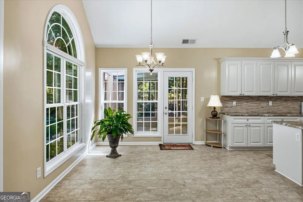 100 Avondale CIR Newnan, GA 30265