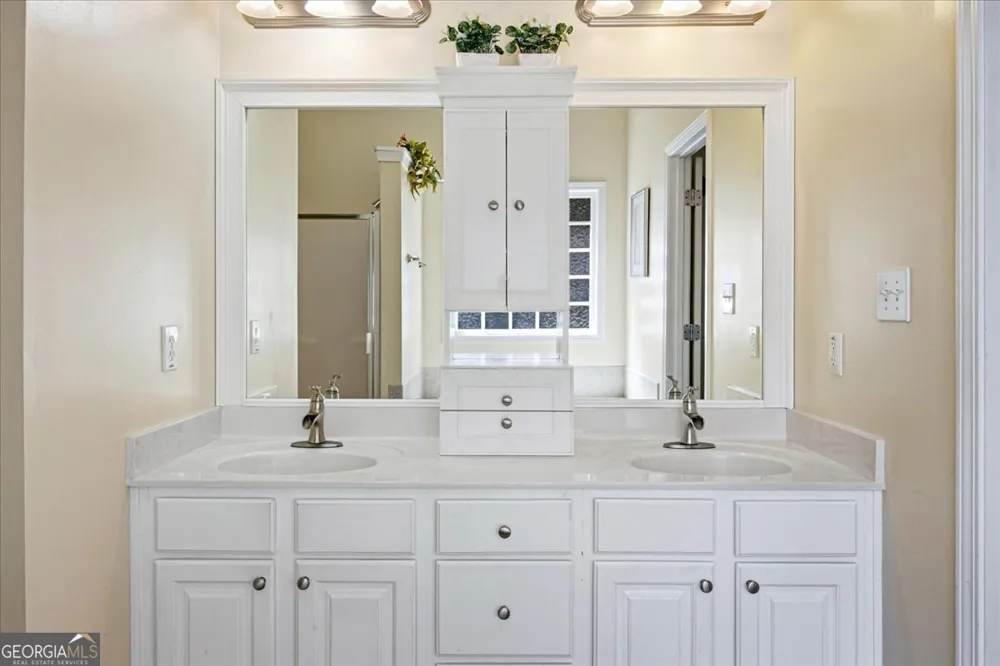 100 Avondale CIR Newnan, GA 30265
