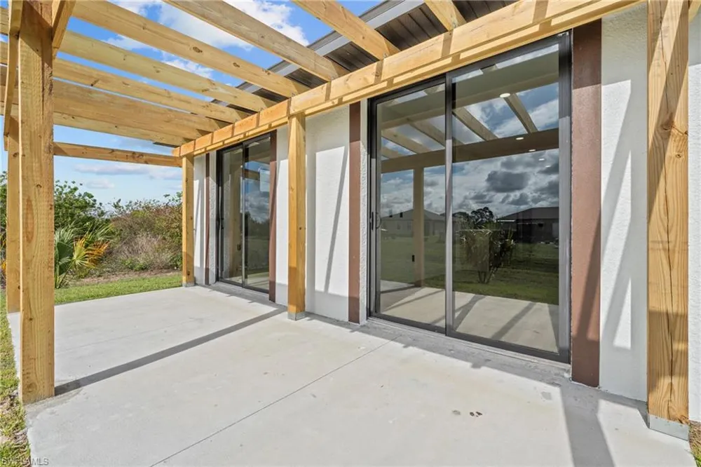 8033 Oakleaf Circle Labelle, FL 33935