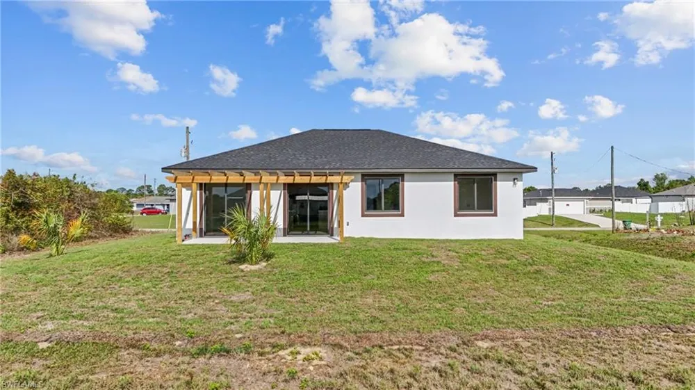 8033 Oakleaf Circle Labelle, FL 33935