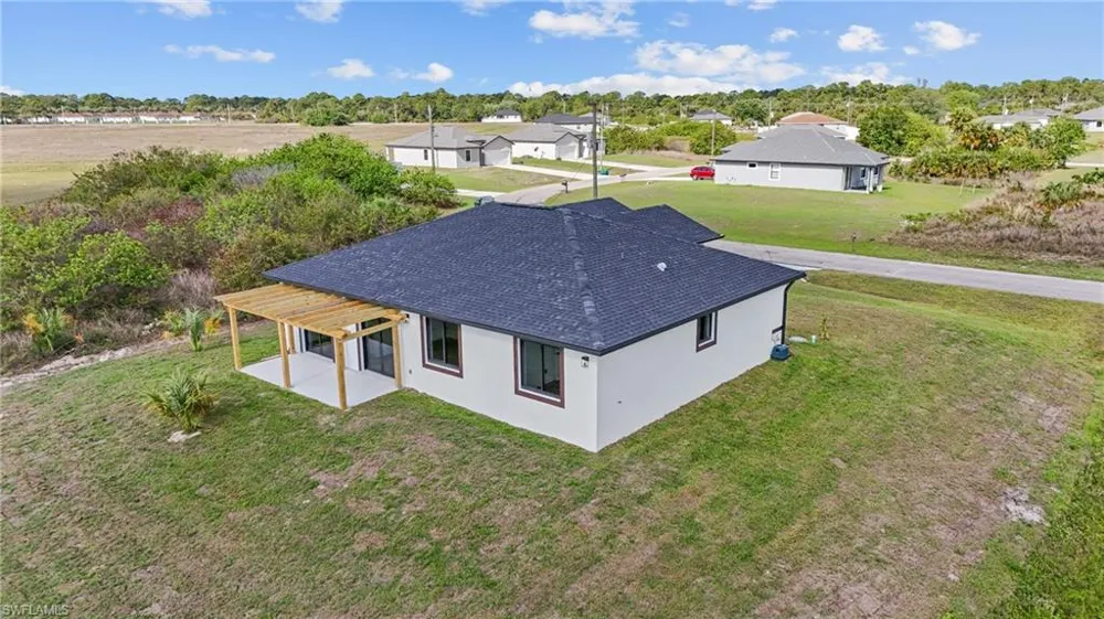 8033 Oakleaf Circle Labelle, FL 33935