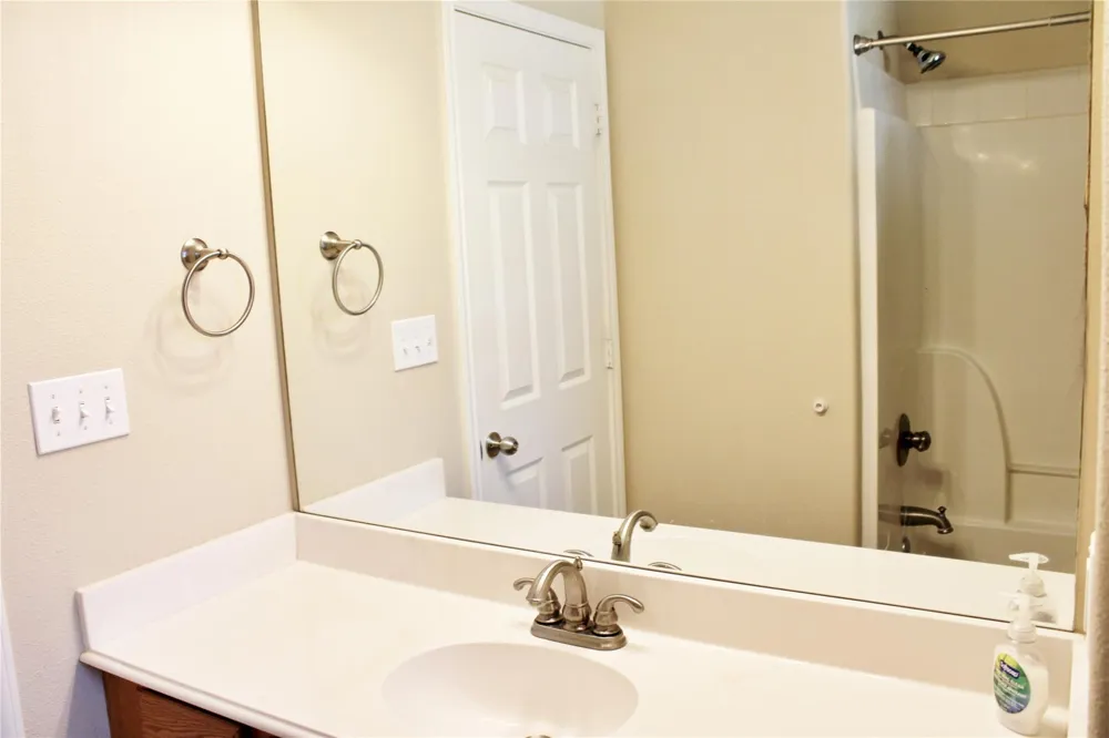 110 S River Drive Columbus, TX 78934