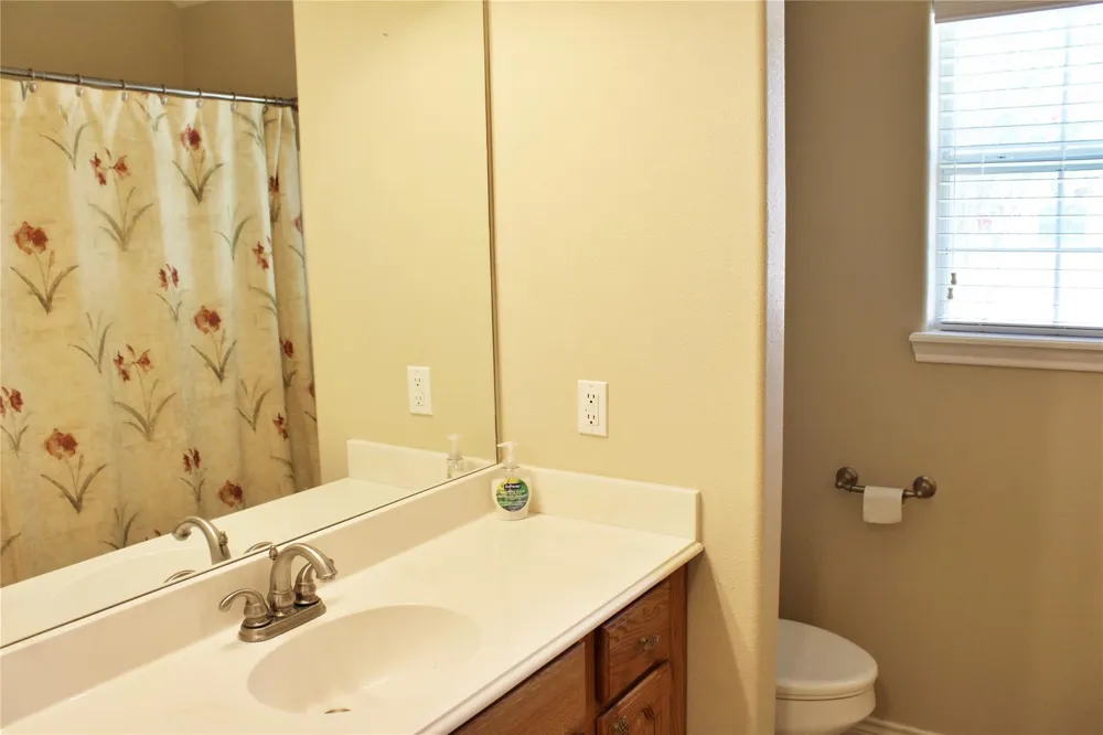 110 S River Drive Columbus, TX 78934