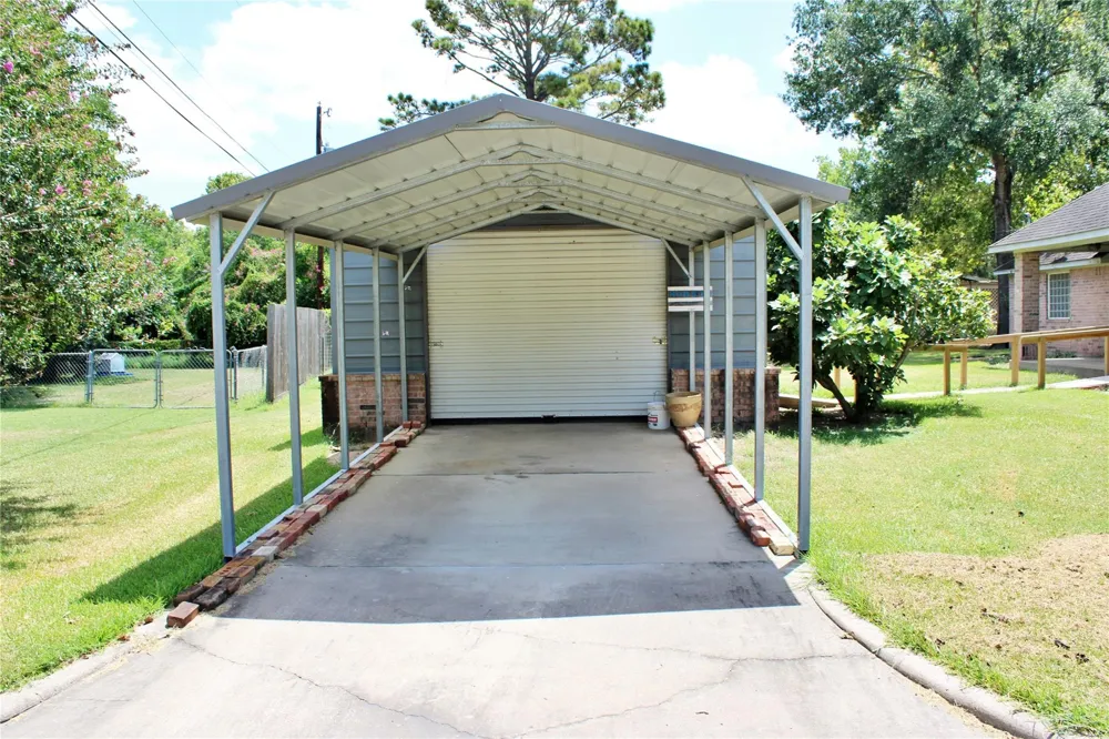 110 S River Drive Columbus, TX 78934