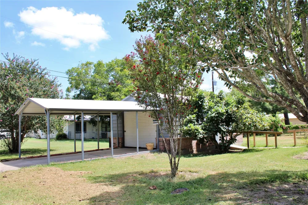 110 S River Drive Columbus, TX 78934