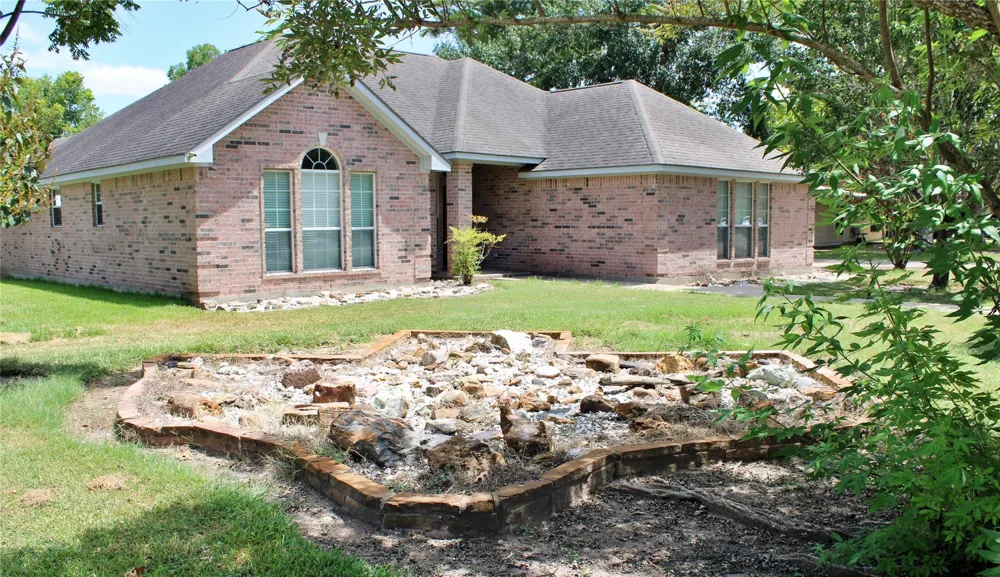110 S River Drive Columbus, TX 78934
