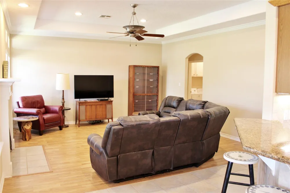 110 S River Drive Columbus, TX 78934