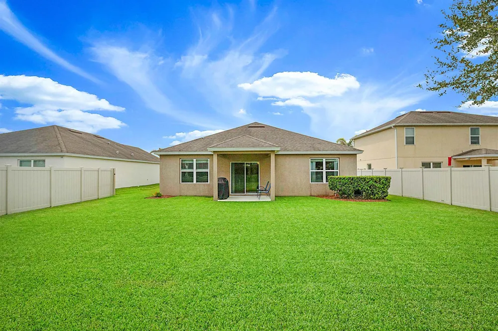 3380 ROCKPORT STREET SW Vero Beach, FL 32968