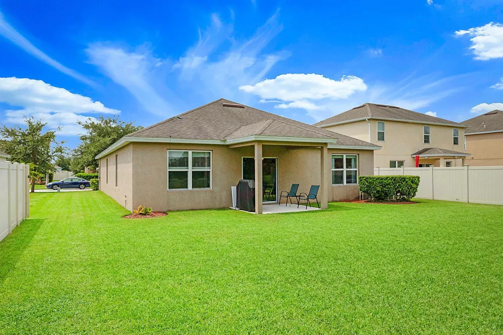 3380 ROCKPORT STREET SW Vero Beach, FL 32968
