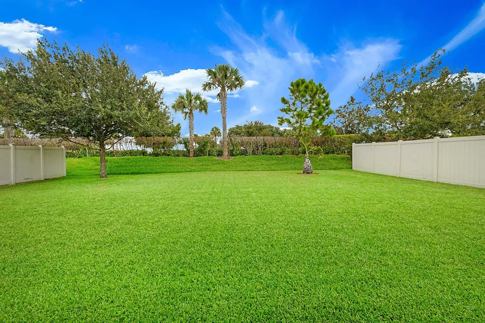 3380 ROCKPORT STREET SW Vero Beach, FL 32968