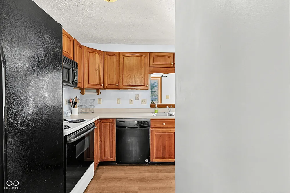6723 Wimbledon Drive Zionsville, IN 46077