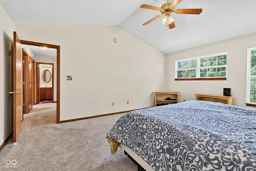6723 Wimbledon Drive Zionsville, IN 46077