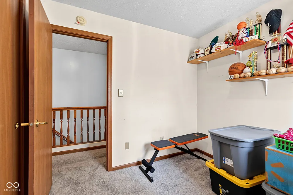6723 Wimbledon Drive Zionsville, IN 46077