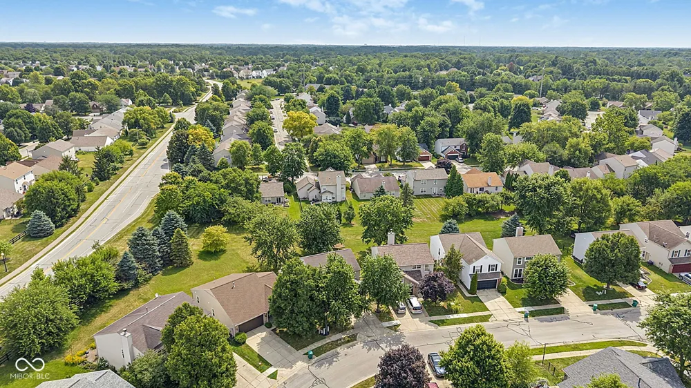 6723 Wimbledon Drive Zionsville, IN 46077