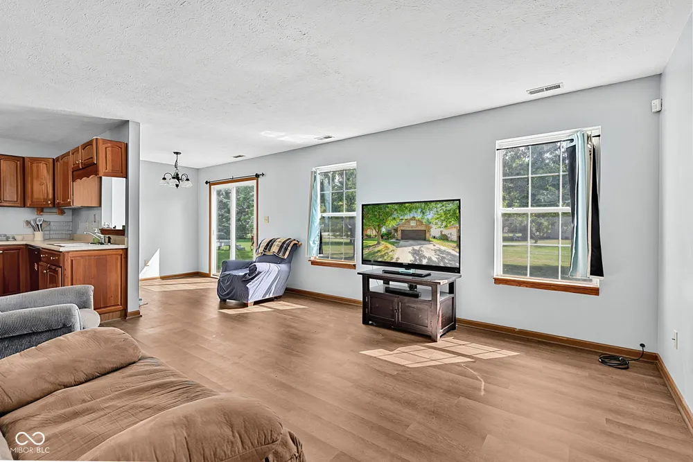 6723 Wimbledon Drive Zionsville, IN 46077