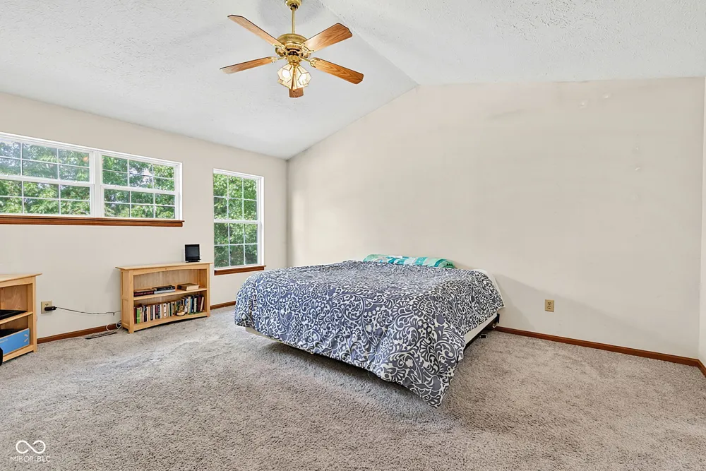 6723 Wimbledon Drive Zionsville, IN 46077