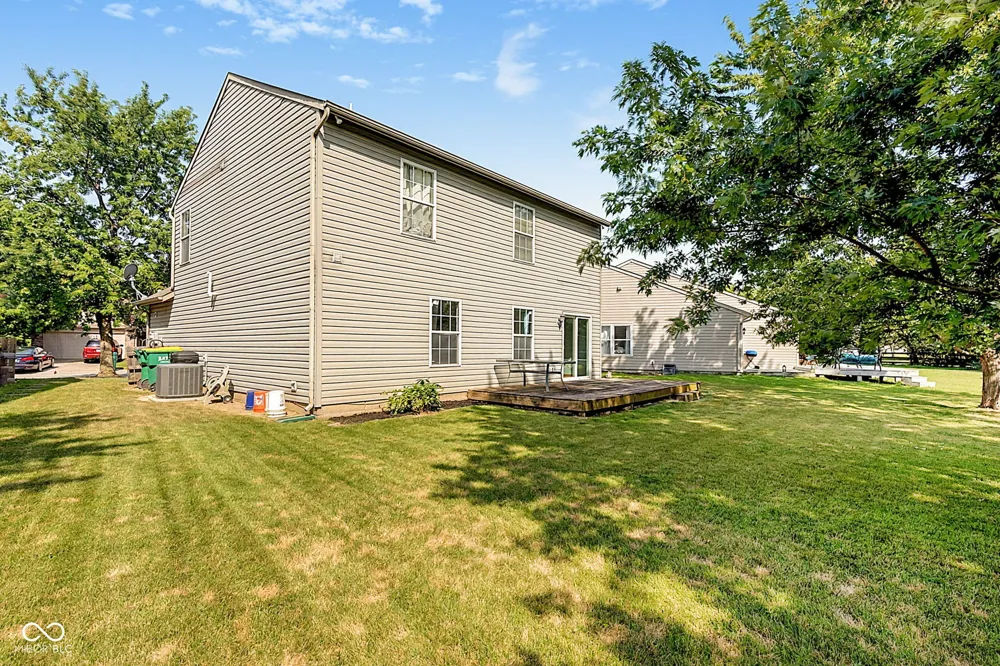 6723 Wimbledon Drive Zionsville, IN 46077