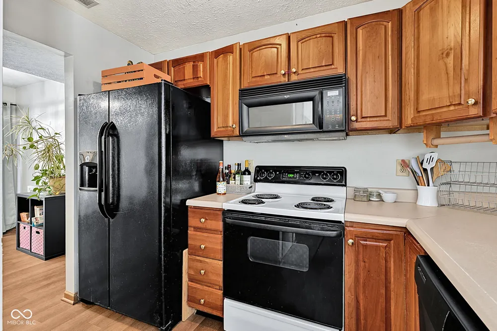 6723 Wimbledon Drive Zionsville, IN 46077