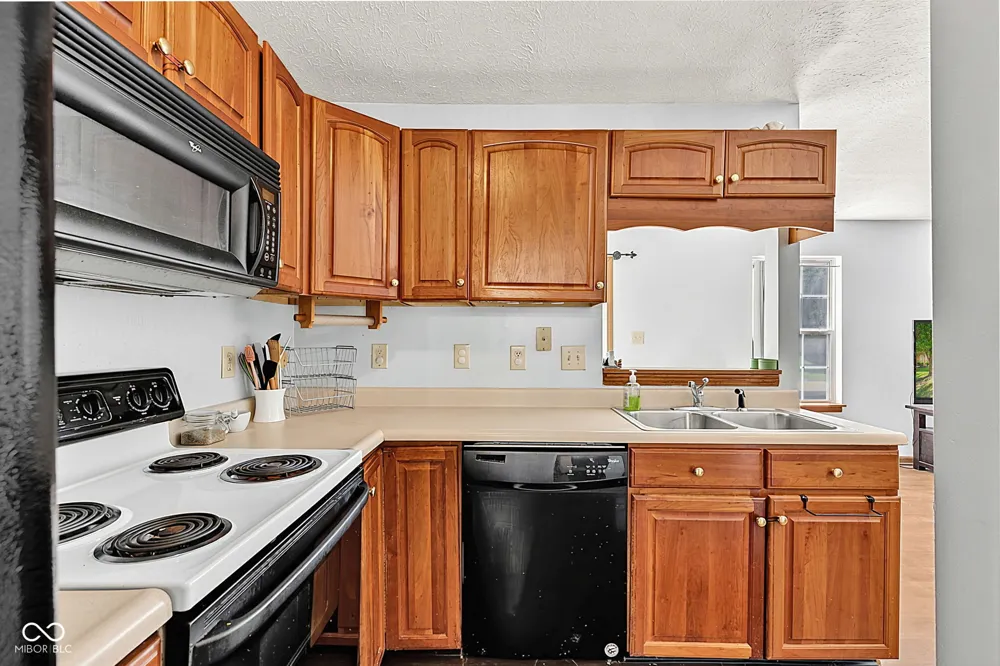 6723 Wimbledon Drive Zionsville, IN 46077