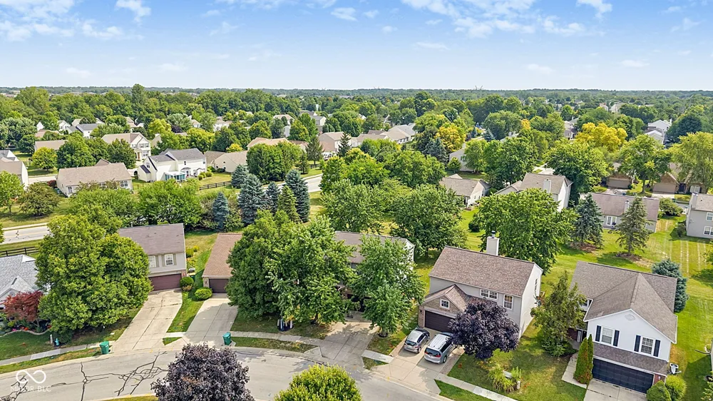 6723 Wimbledon Drive Zionsville, IN 46077