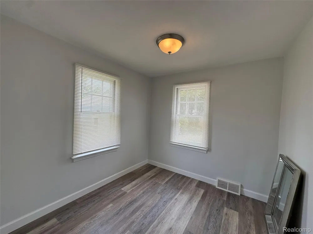 2452 Earlmont Berkley City, MI 48072