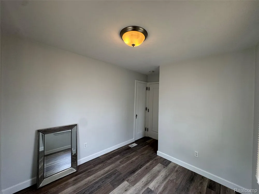 2452 Earlmont Berkley City, MI 48072