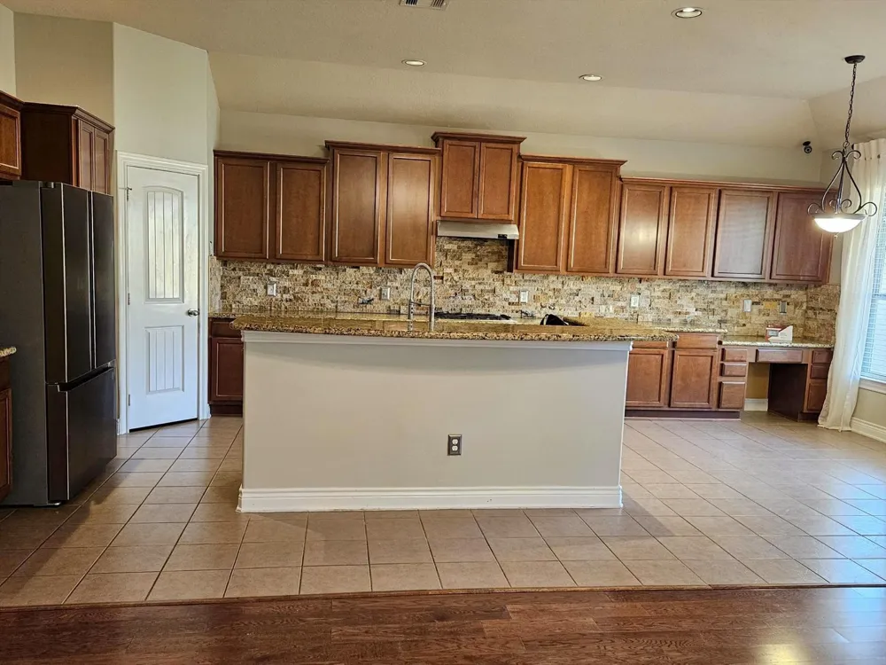 5031 Gulf Stream Lane Bacliff, TX 77518
