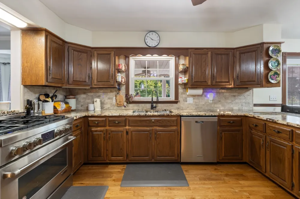 7422 Indian Creek Rd Mc Ewen, TN 37101