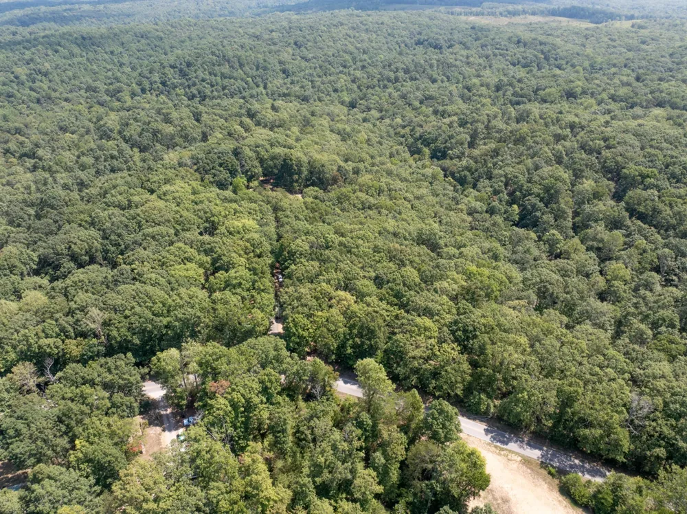 7422 Indian Creek Rd Mc Ewen, TN 37101