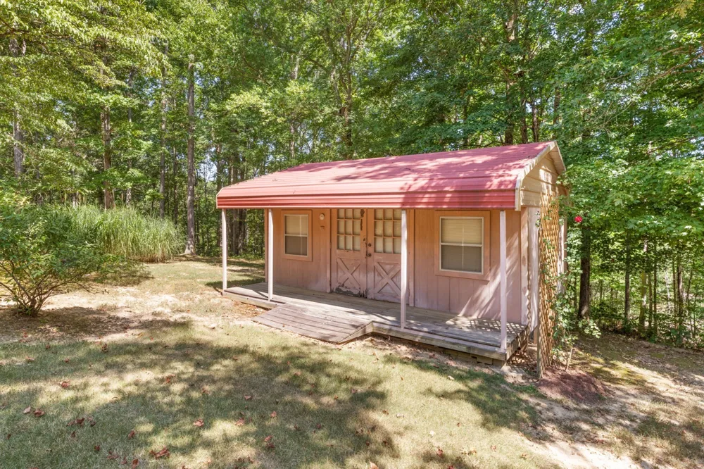 7422 Indian Creek Rd Mc Ewen, TN 37101