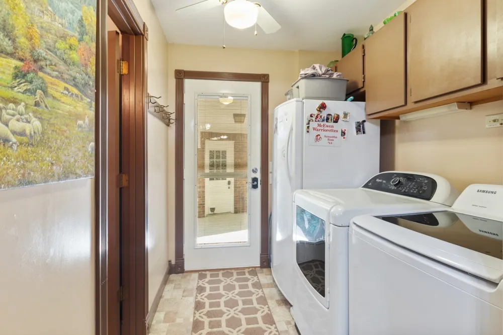 7422 Indian Creek Rd Mc Ewen, TN 37101