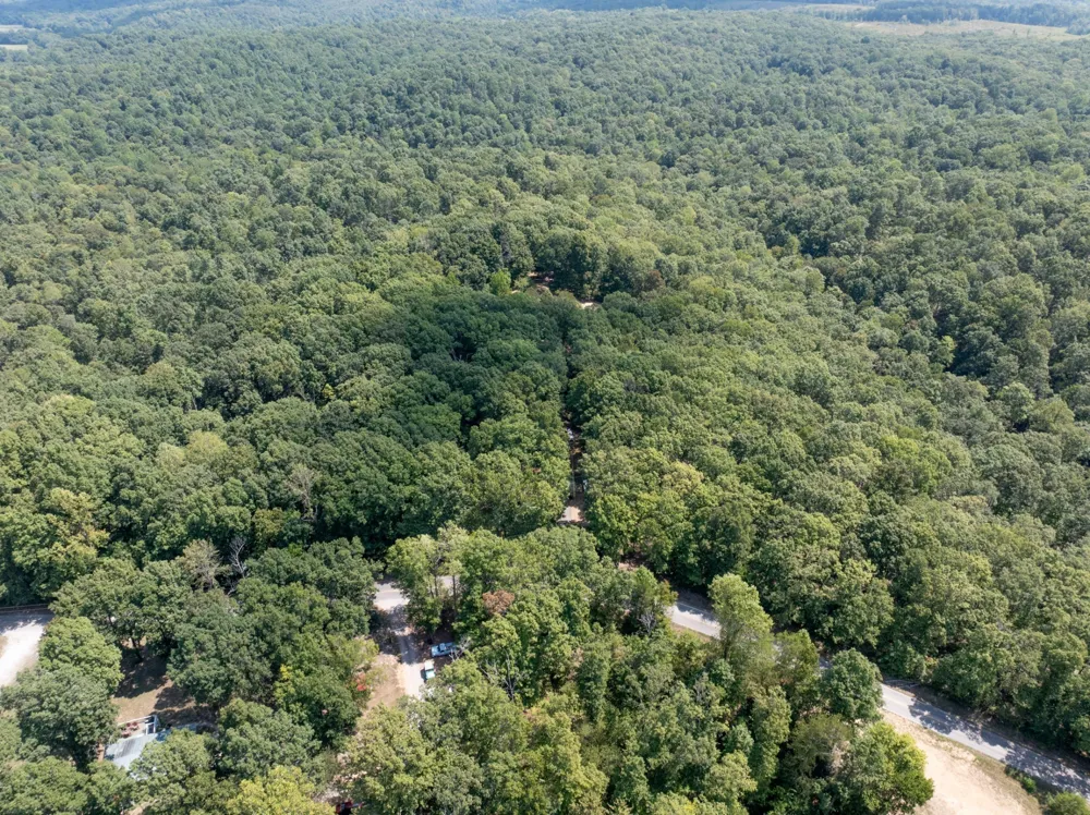 7422 Indian Creek Rd Mc Ewen, TN 37101