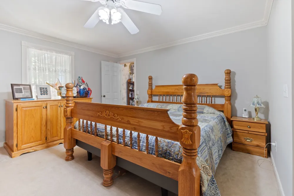 7422 Indian Creek Rd Mc Ewen, TN 37101