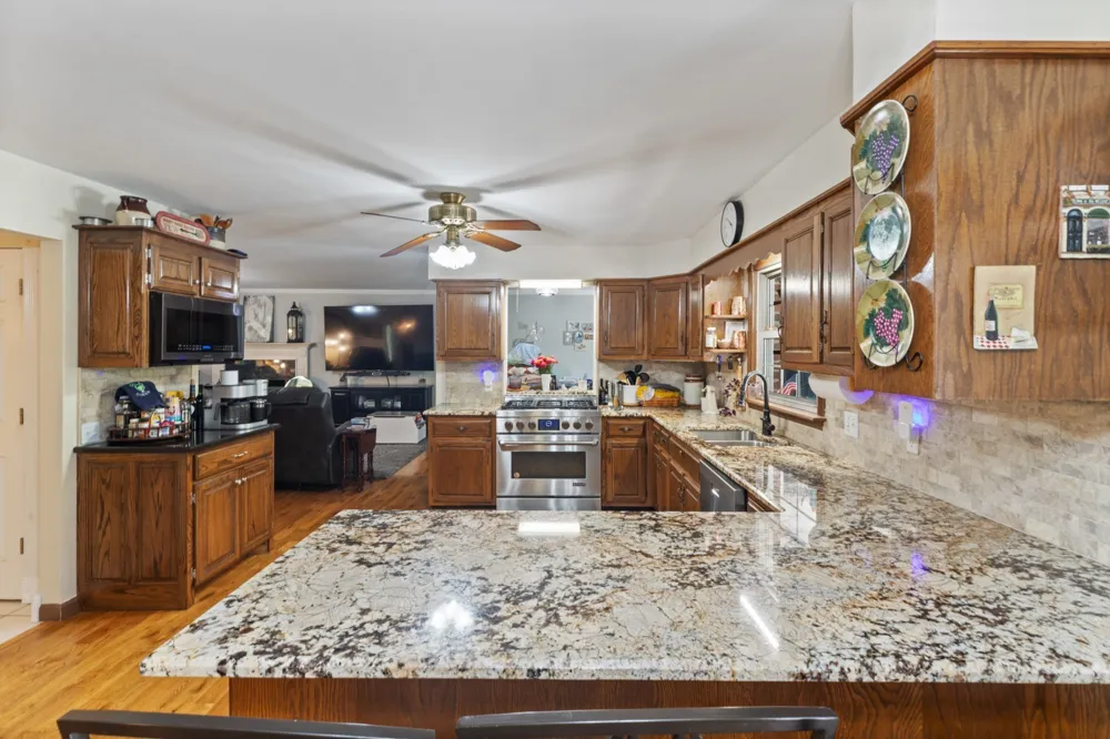 7422 Indian Creek Rd Mc Ewen, TN 37101