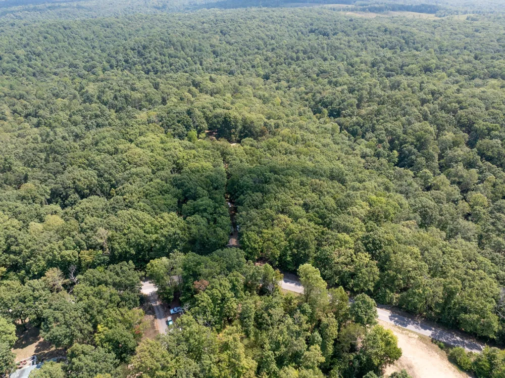 7422 Indian Creek Rd Mc Ewen, TN 37101