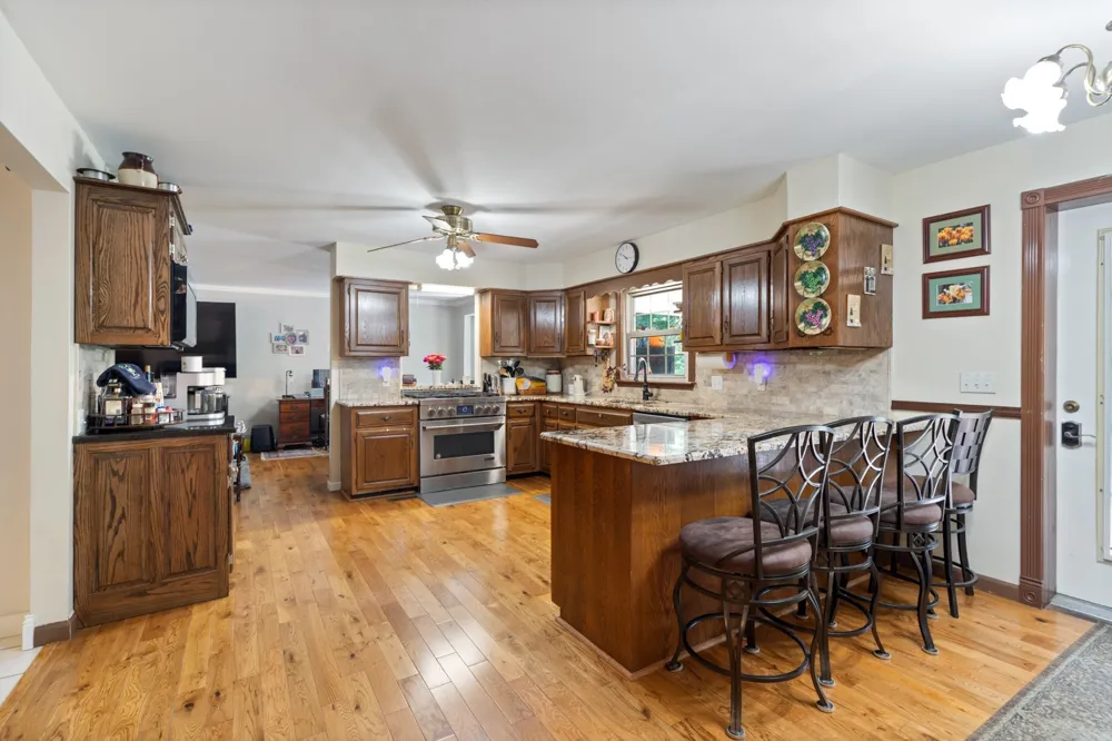 7422 Indian Creek Rd Mc Ewen, TN 37101