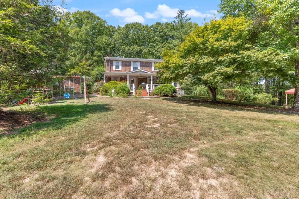 7422 Indian Creek Rd Mc Ewen, TN 37101